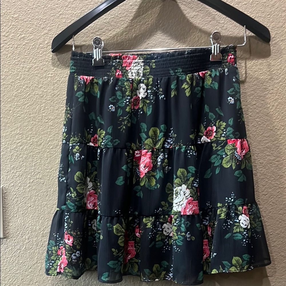 LOFT Black and Pink Mini Skater Skirt with Tiered Design for Casual Wear